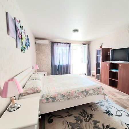 1 комнатная на Позняках Apartment Киев Екстериор снимка