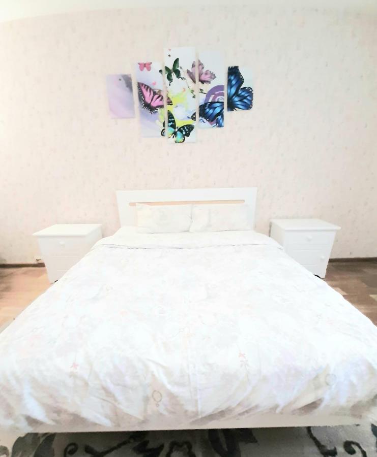 1 комнатная на Позняках Apartment Киев Екстериор снимка